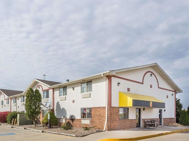 Super 8 By Wyndham Pontiac Ξενοδοχείο Εξωτερικό φωτογραφία